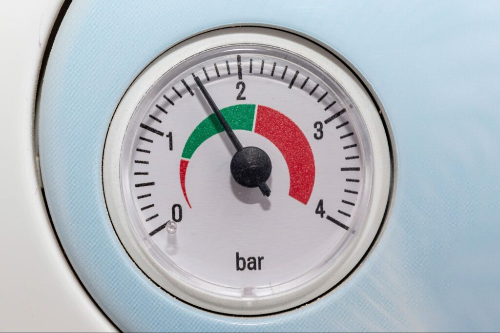 A picture of the pressure gauge on a boiler