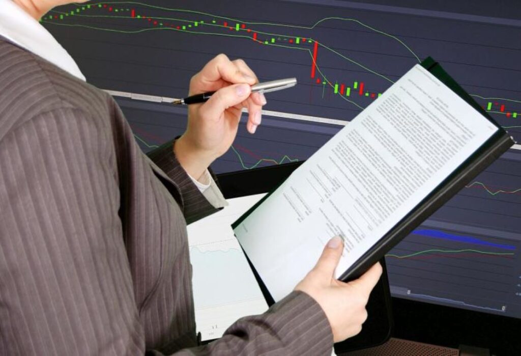 A man analyzing the trend of a stock