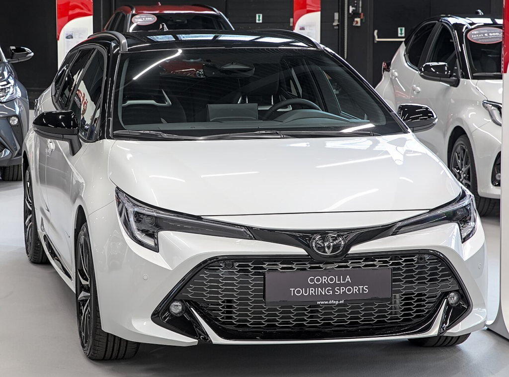 Toyota Corolla Touring Sports Hybrid (E210) at Automesse Salzburg 2023