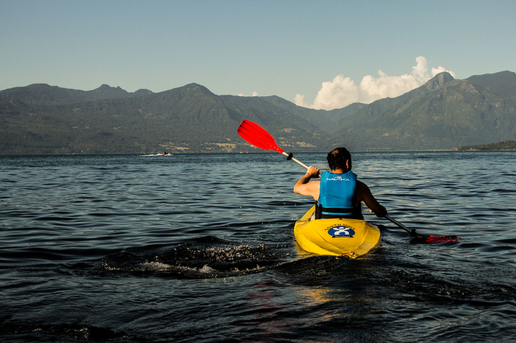 Navegando en Kayak en Lago Villarrica