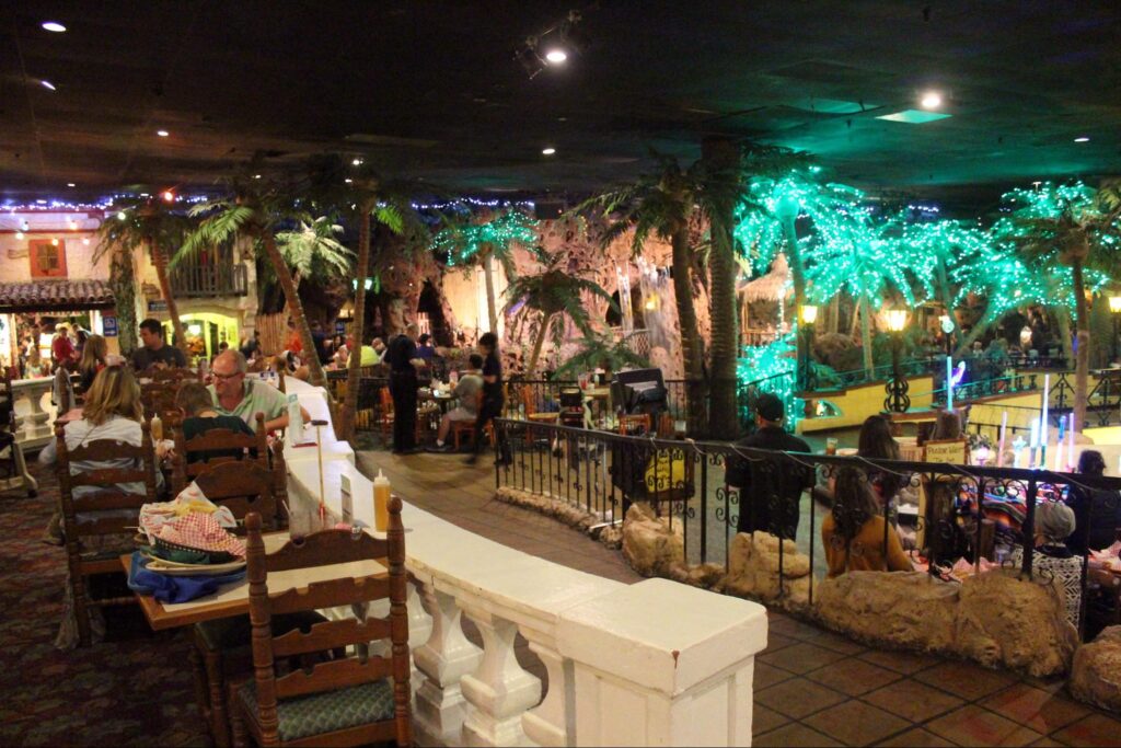 Small chain of Mexican-themed "entertainment" restaurants