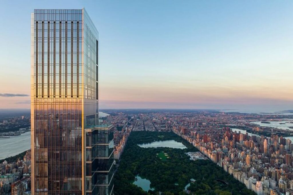 Penthouse with a sweeping view of NYC