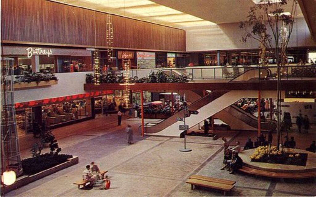 Southdale Shopping Mall Edina MN Garden Court sculpture