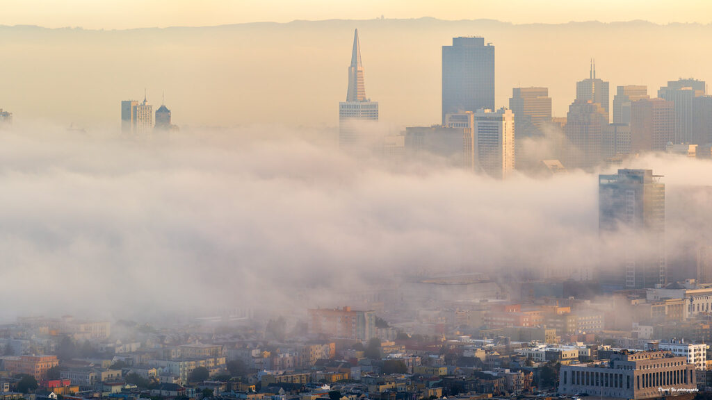 Heavy fogs clouding the San Francisco sky