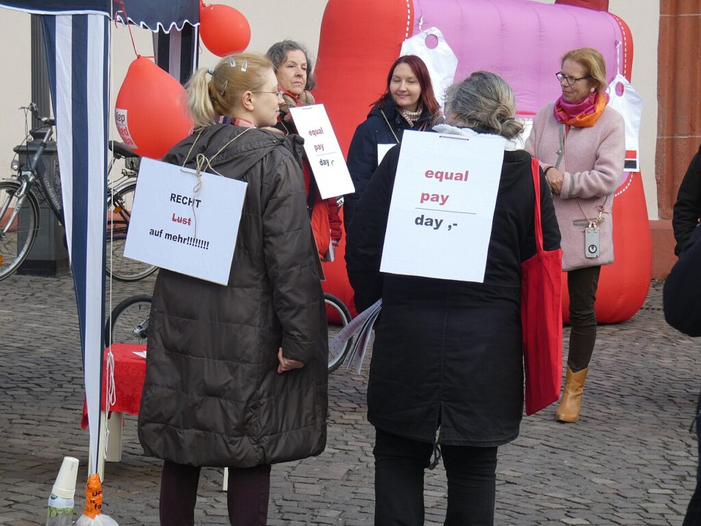 Women demonstrating in Germany during equal pay day
