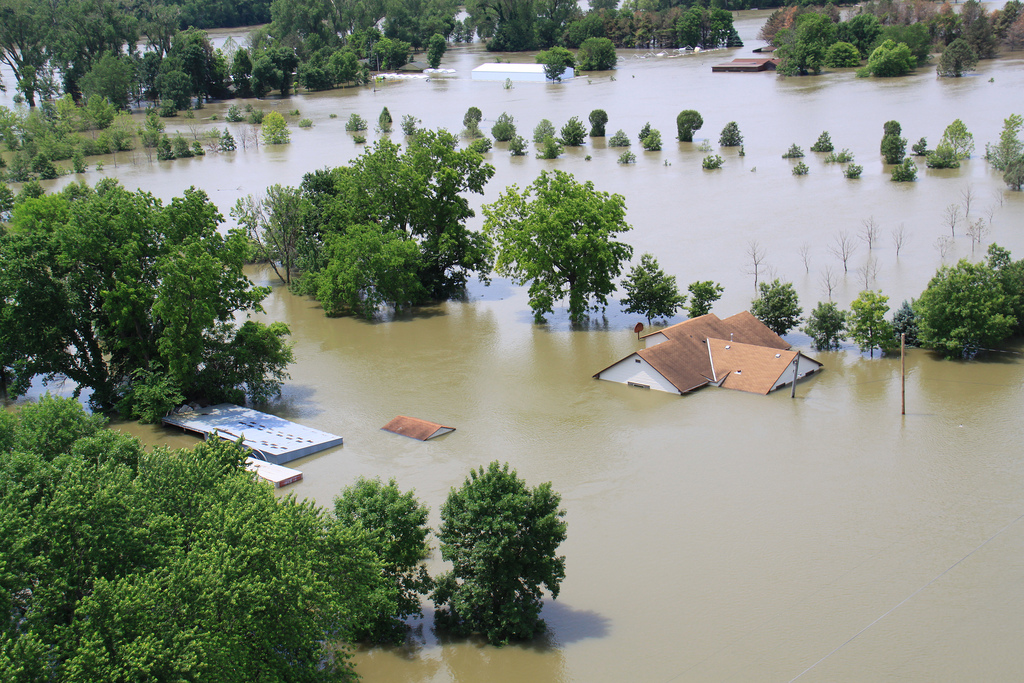 Rescue efforts of the US Army during a flooding