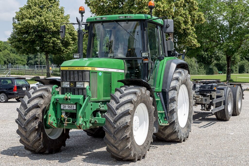 A heavy-duty tractor