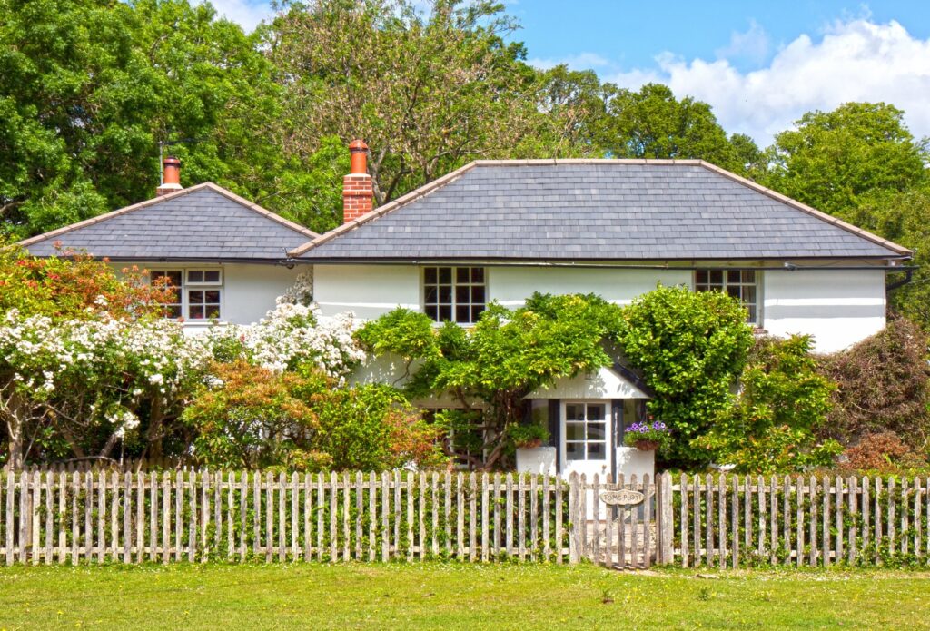 White House with picket fence