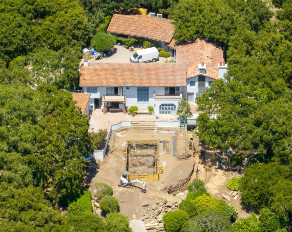 Aerial view of Aniston’s Montecito mansion being remodeled