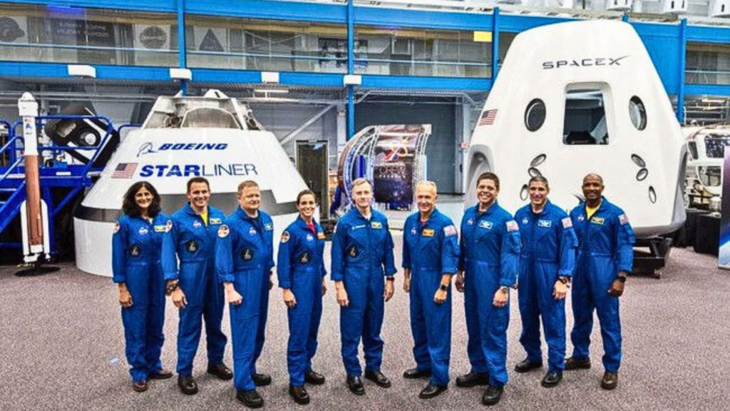 Boeing space team with Space X team