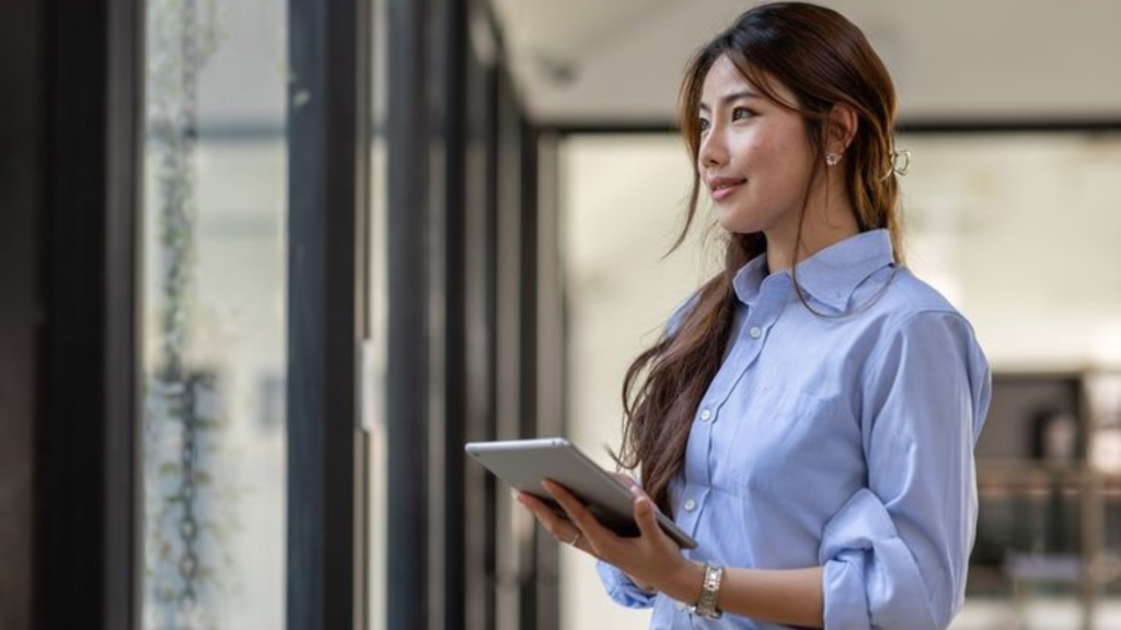 A working Asian-American woman