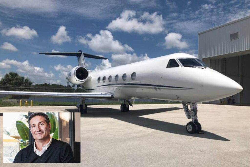 Corporate private jet (sample) for Starbuck's new CEO