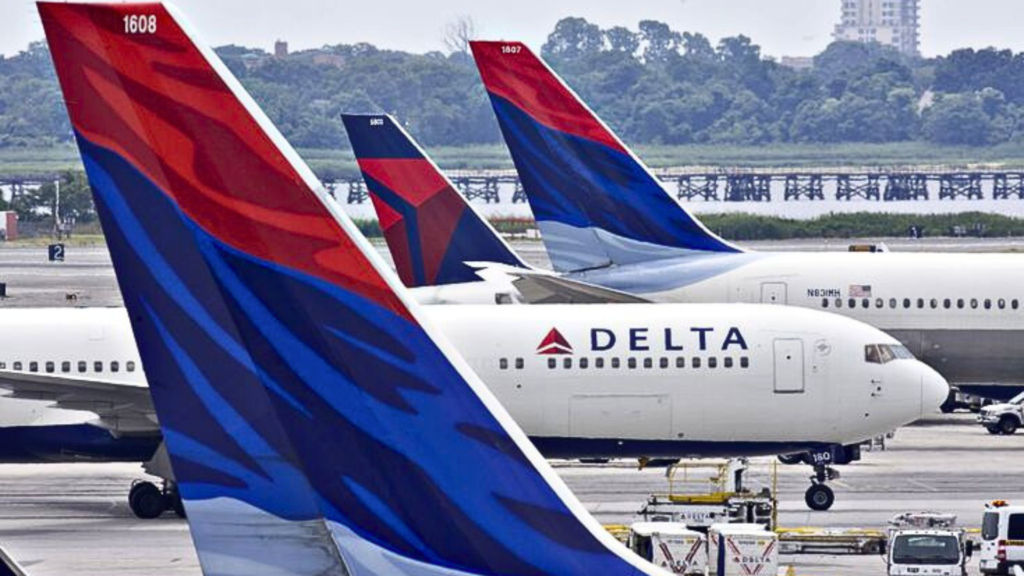 A lineup of Delta airplanes