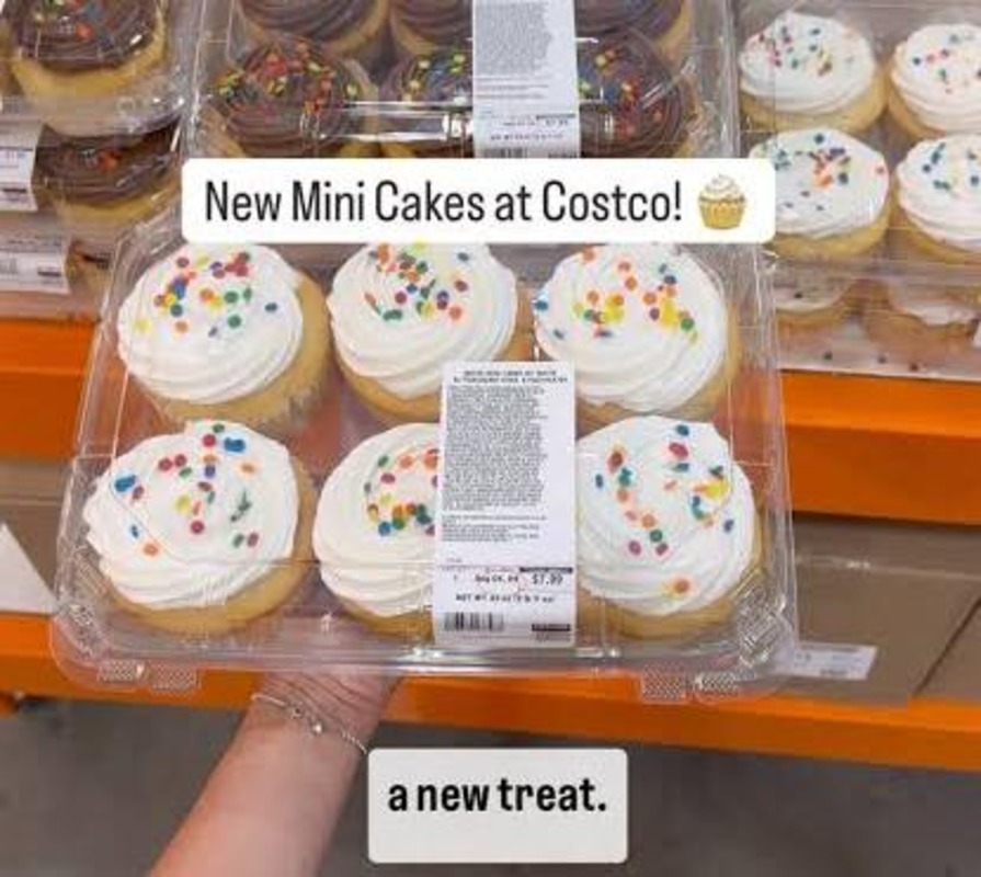 Pack of mini cakes