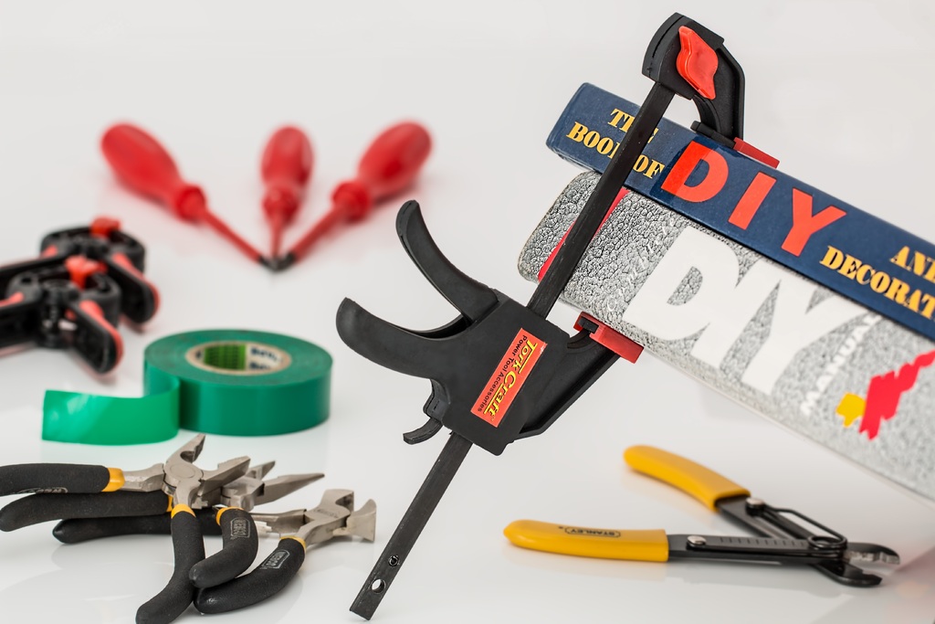 Hardware and repair tools