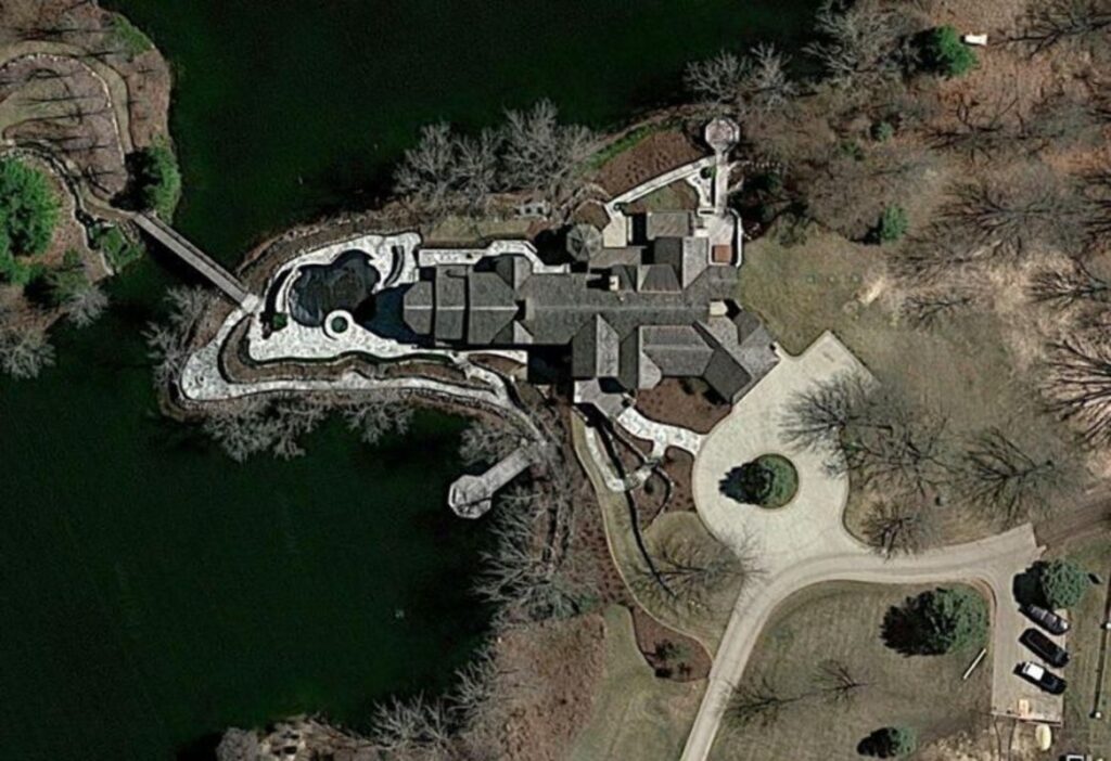 Aerial view of Diane Hendricks’ home