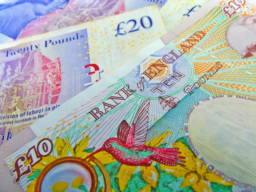 Close-up of a 10-pound banknote