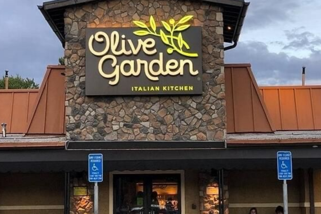 An image an olive garden branch