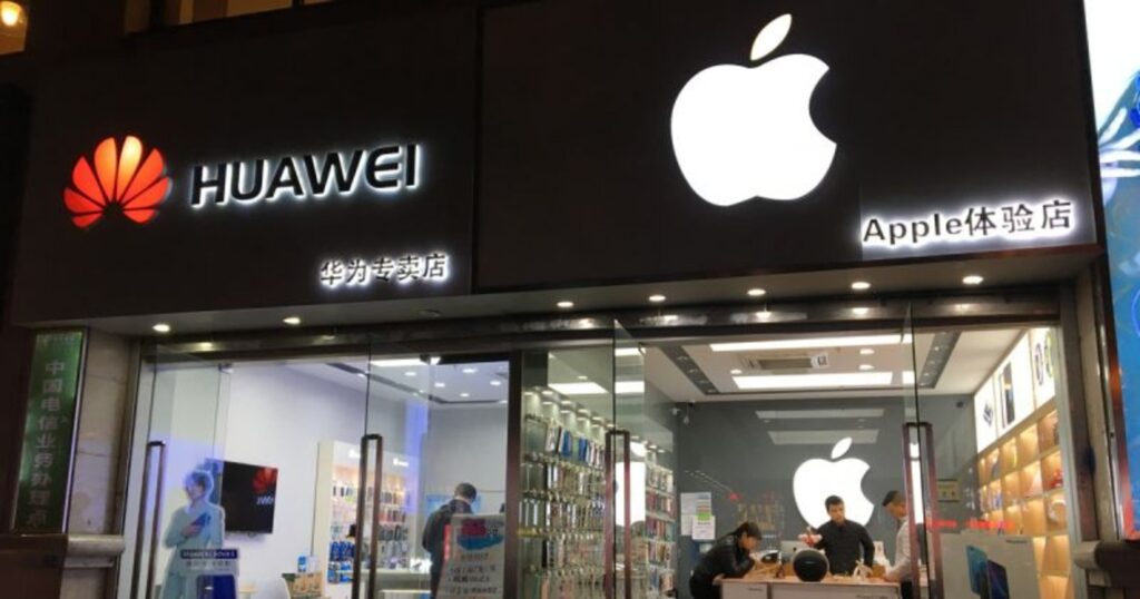 Huawei and Apple outlets in China