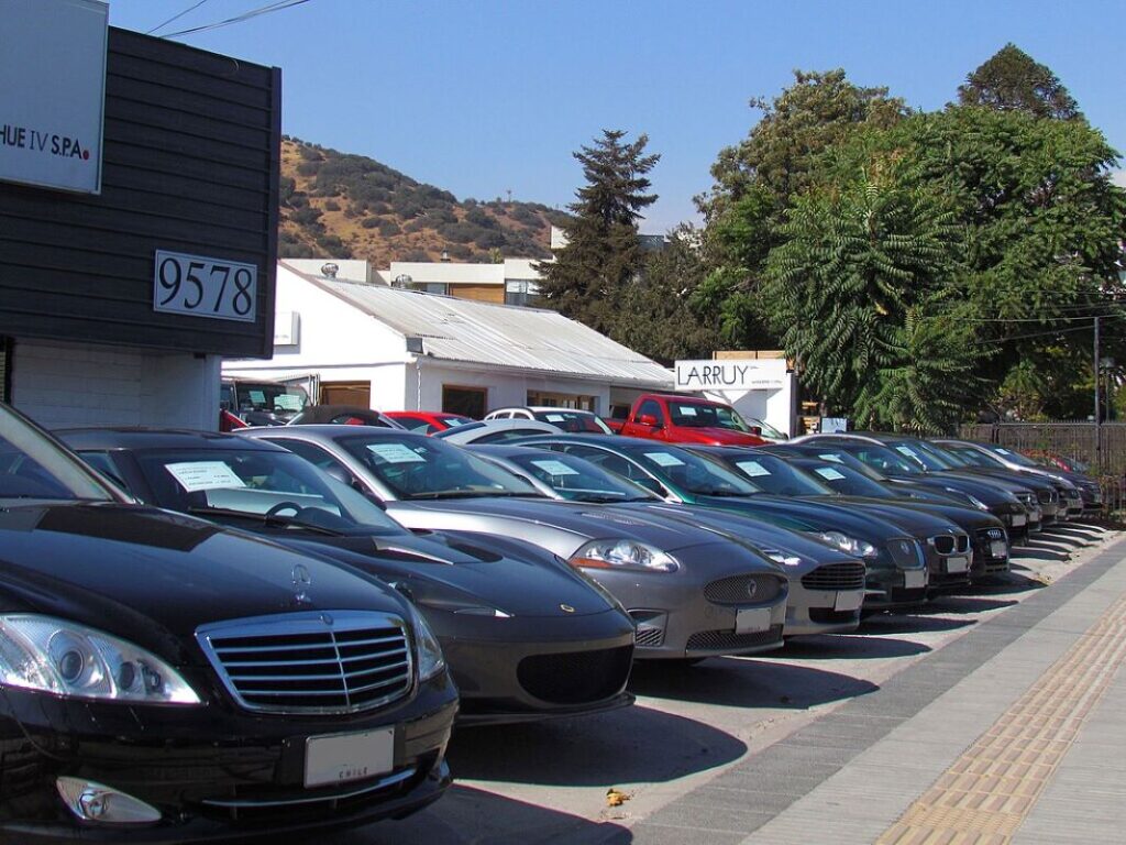 Car dealership in Santiago