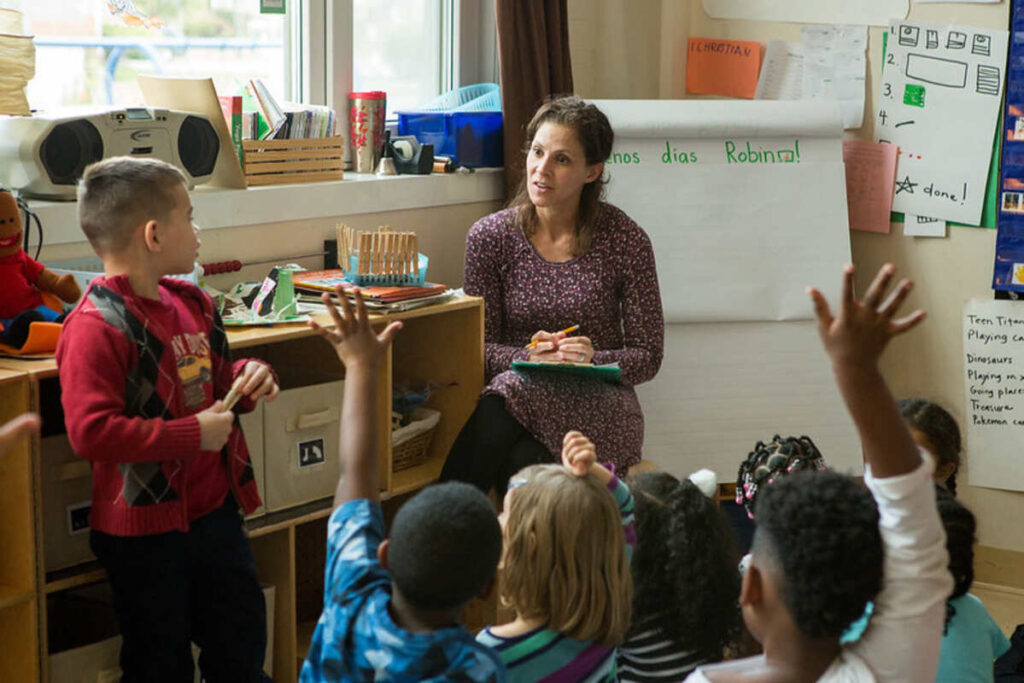  A kindergarten teacher assigns students to the different activity centers