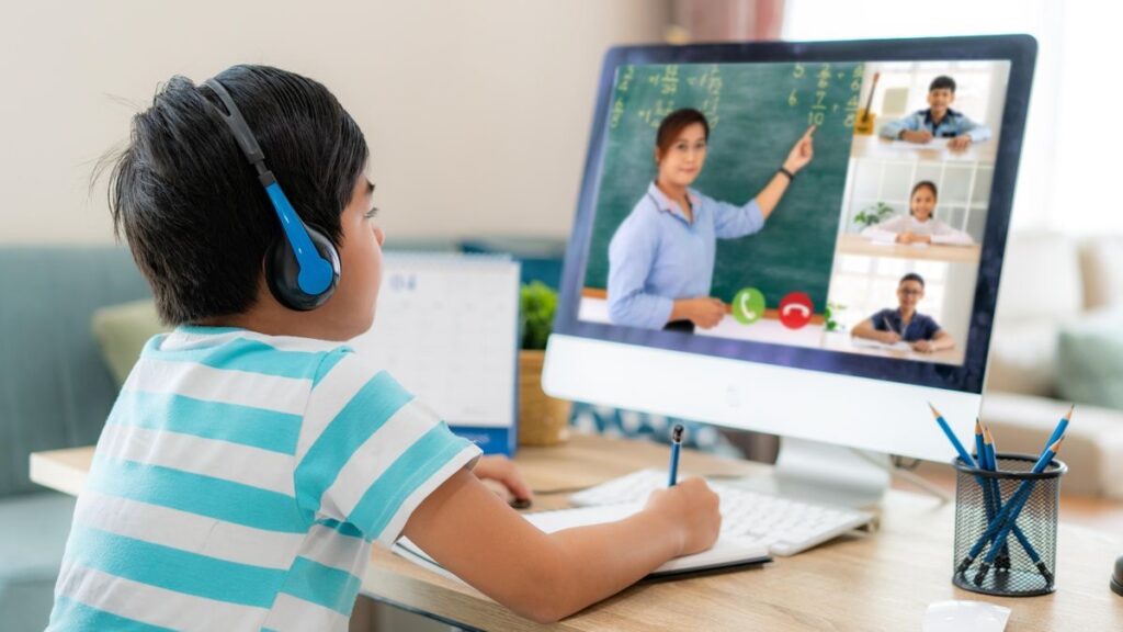 An image of a student during an online tutoring class