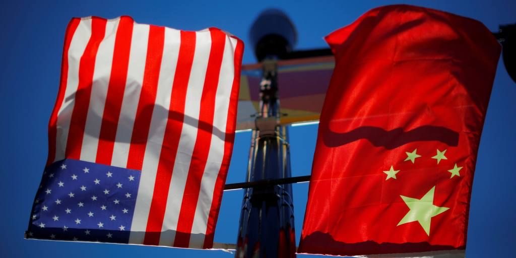 An image of the Chinese and American flag